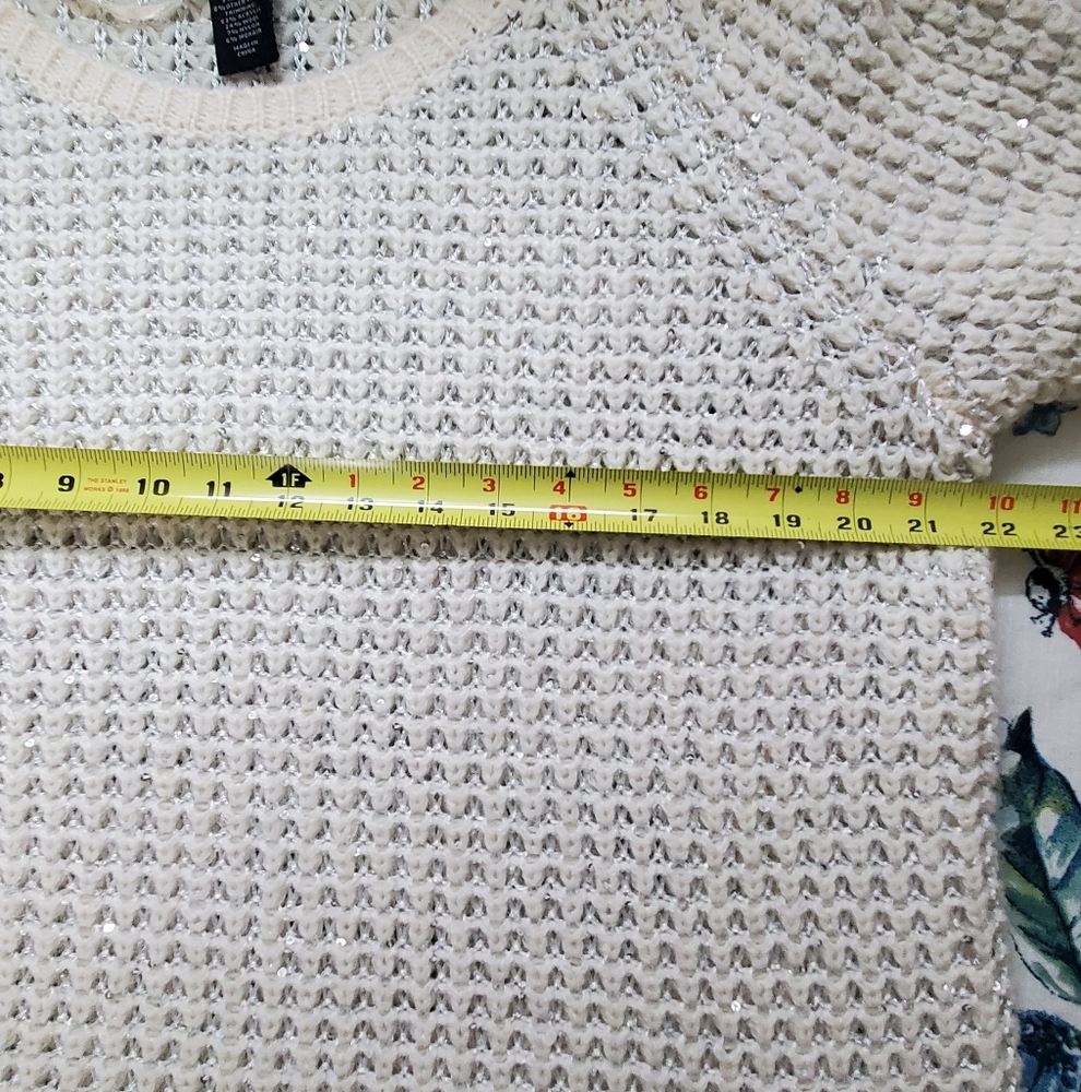 NWT Lane Bryant Ivory Silver Lurex Sequins Sweater. Size 14/16. - Picture 12 of 14